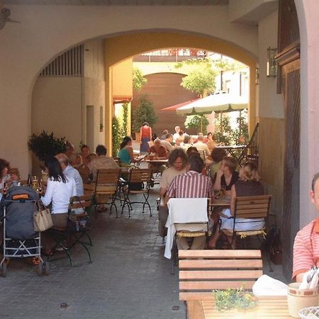 Gasthof zum Weißen Lamm Sommerach Exterior foto